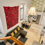 Santiago 39, By Homing U Apartman