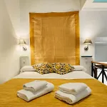 Santiago 39, By Homing U Apartman