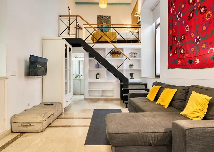 Santiago 39, By Homing U Sevilla